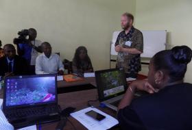 A. Wardell teaching at Green Journalists workshop in Kisangani. Session 3.